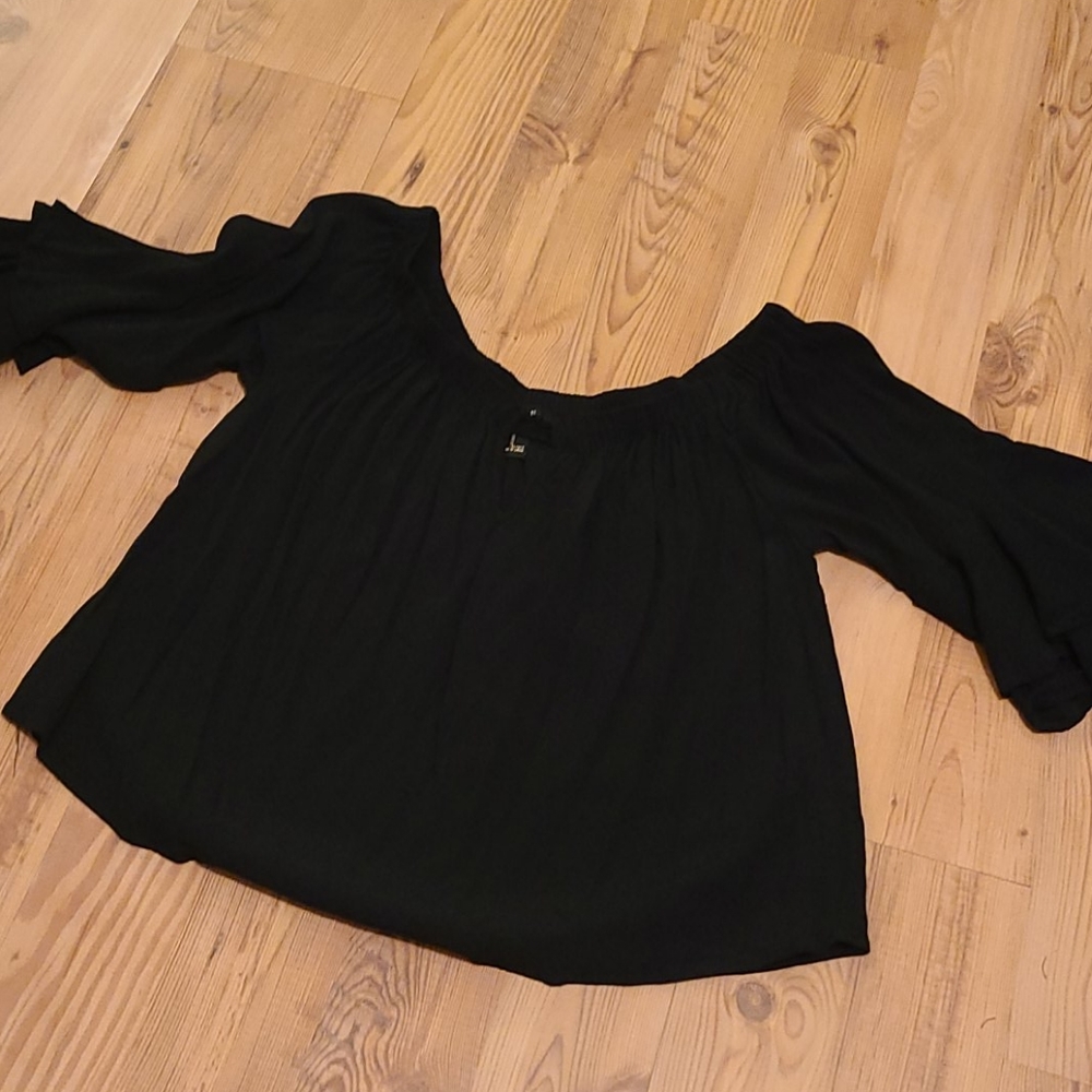 Off-the-shoulder top